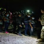 Texas ordena a la Guardia Nacional asistir en el arresto de inmigrantes indocumentados