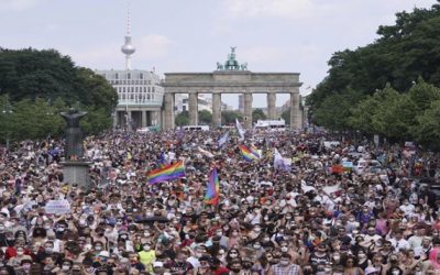 Unas 65.000 personas participan en desfile LGBTQ en Berlín