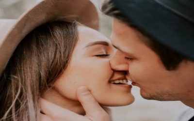 Las caries se contagian con un beso