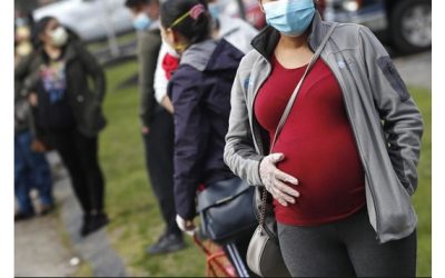 Obstetras de EEUU recomiendan a embarazadas vacuna vs COVID