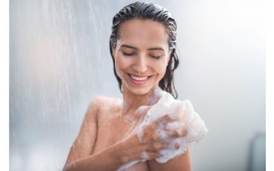 ¿Orinas en la ducha? Experta en salud te dice por qué no debes hacerlo