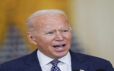Sondeo AP-NORC: Cae aprobación de Biden en alza de contagios