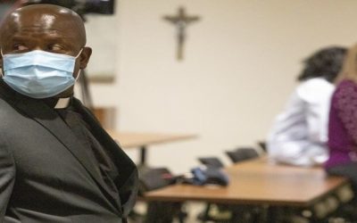 EEUU alcanza 70% de vacunados en medio de repunte de COVID