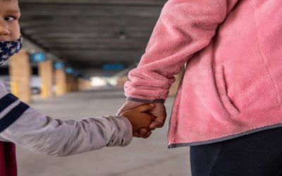 Los padres de 337 niños migrantes separados en la frontera bajo Trump aún no han sido encontrados