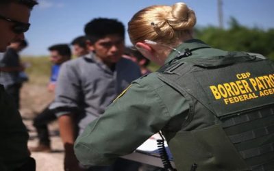 El Gobierno analiza vacunar a todos los inmigrantes indocumentados que cruzan la frontera