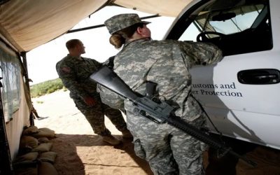 Gobernador de Texas emplea a la Guardia Nacional para detener inmigrantes