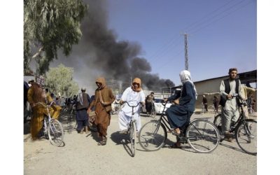 Talibán toma región cerca de Kabul, ataca ciudad norteña