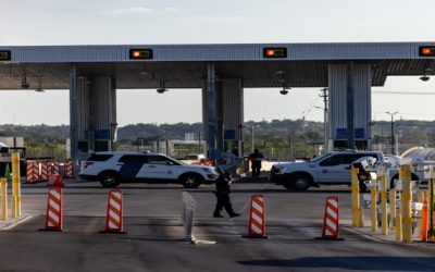 CBP cierra temporalmente el puerto de entrada de Del Río para atender al arribo masivo de migrantes