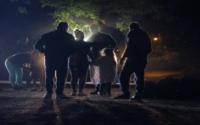 Miles de haitianos en caravana acampan en Texas tras cruce fronterizo masivo