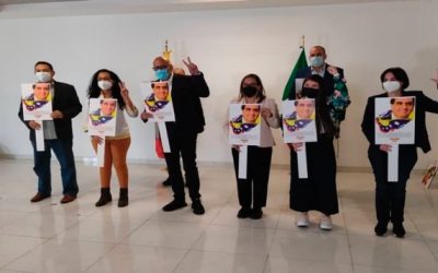 La delegación de Maduro llega a México para reanudar diálogo con la oposición