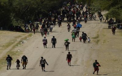 EEUU cierra frontera en Texas para frenar a migrantes