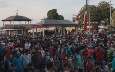 Caravana que salió de Tapachula, México, suma unos 6,000 migrantes; se registran choques con la Guardia Nacional