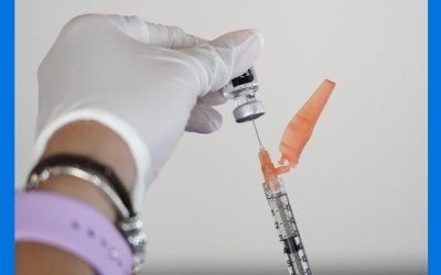 Panel de los CDC recomienda refuerzo de vacunas de Moderna y J&J y da luz verde a combinar dosis adicional