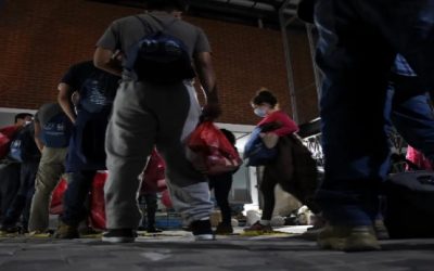 El gobierno de Biden suspende las deportaciones expeditas mientras se revisa este procedimiento
