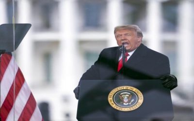 Trump demanda para bloquear documentos del 6 de enero