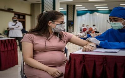Es URGENTE que las embarazadas se vacunen contra COVID, el apremiante llamado de los CDC