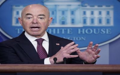 EEUU limitará arrestos de migrantes en escuelas o parques