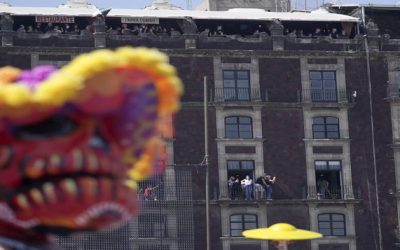 México vuelve a celebrar masivamente el Día de Muertos