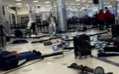 Pasajero acciona arma en aeropuerto de Atlanta; causa caos