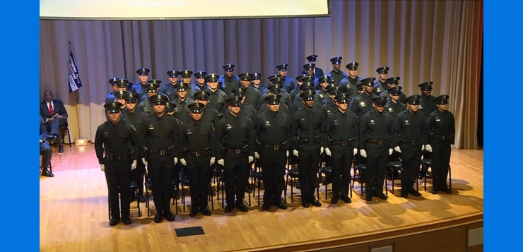 49 reclutas se gradúan en la Clase 70 de la Academia Policía de Providence.