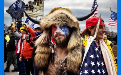 Sentencian a más de tres años en prisión al “hombre bisonte” por el asalto al Capitolio