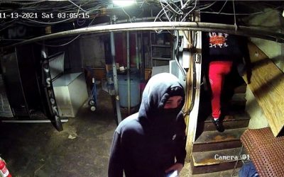 Policía Pawtucket necesita su ayuda para encontrar a sospechosos de robo.