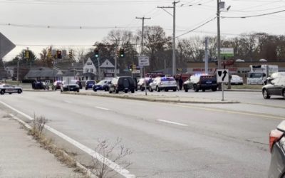 Sospechoso de robo que disparó AK-47 a la policía murió.
