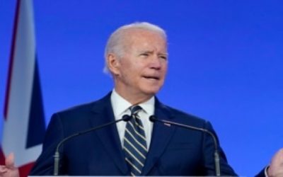 EE. UU. restringe viajes desde Sudáfrica y otros 7 países por nueva variante COVID-19