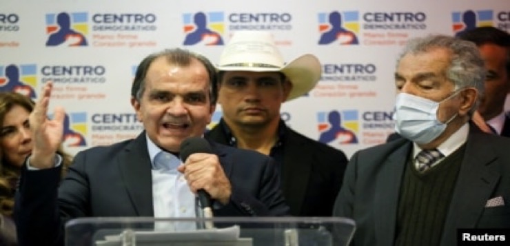 Zuluaga sucederá a Duque como candidato a la presidencia de Colombia por el Centro Democrático