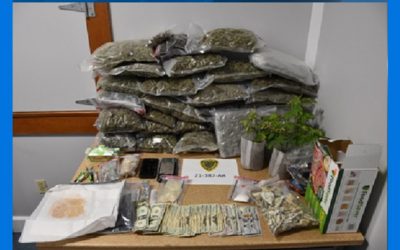 Policía incauta drogas y dinero en efectivo luego de que bomberos responden a una vivienda.