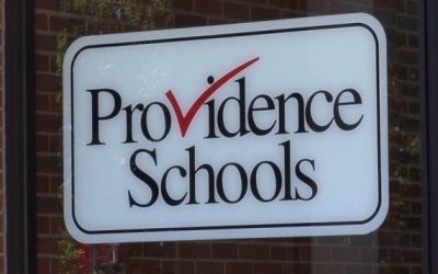 Escuelas de Providence regresan a clases en persona pero de manera escalonada.
