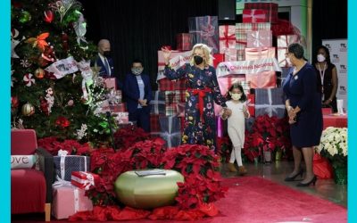 Joe y Jill Biden visitan hospital pediátrico por Navidad