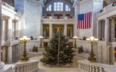 McKee presidirá esta noche el encendido del Árbol de Navidad en la Casa Estatal.