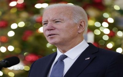 Biden dice que su tos es solamente un resfriado