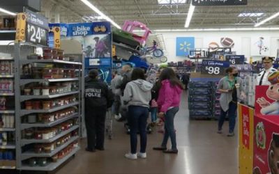 Policía de Central Falls celebra el evento anual de Navidad “Shop with a Cop”