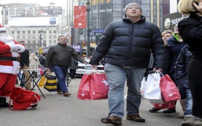 Consumidores estadounidenses gastarán mil dólares en compras navideñas