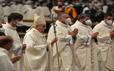 Tres años de prisión a cura italiano por robar más de $300,000 de la Iglesia para fiestas sexuales y orgías gay con drogas