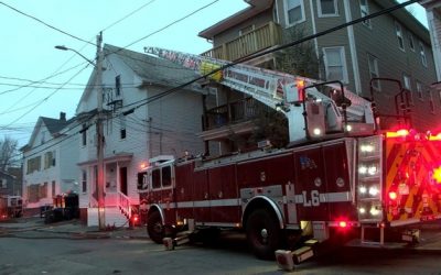 Cruz Roja asiste a 19 personas que perdieron su casa por incendio en Nocheviaje.