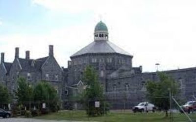 Manifestantes y familiares protestan condiciones “inhumanas y peligrosas” de los reclusos en el ACI.