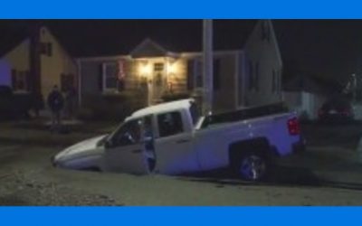 Ruptura de tubería en Pawtucket crea gigantesco socavón.