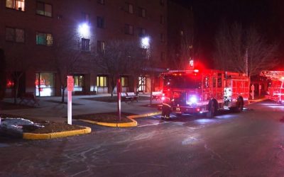 Hombre termina en hospital luego de incendio en apartamento.