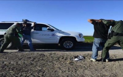 Alguacil de Texas es investigado por supuestamente confiscar dinero de indocumentados