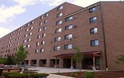 Hombre rescatado de un apartamento por incendio ha fallecido.