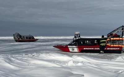 Rescatan a 27 personas de hielo flotante en Green Bay