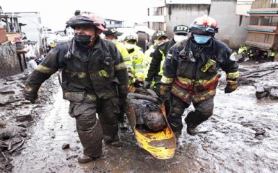 Ecuador: aluvión de lodo y escombros deja 23 muertos