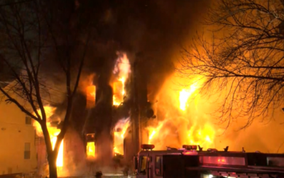 5 casas resultaron afectadas por masivo incendio, una se derrumbó.
