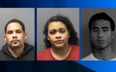 Tres personas enfrentan cargos por la muerte de un niño de 2 años.