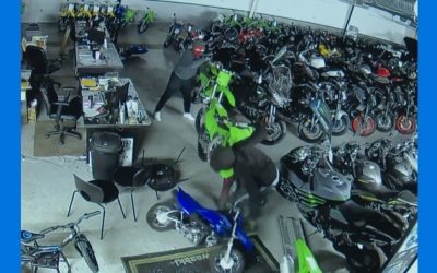Grupo de fascinerosos roba varias motos cross en tienda MotorSports Nation. Ofrecen $10,000 por identificarlos.