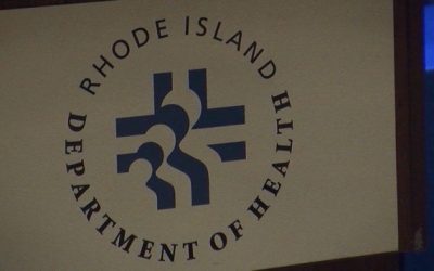 Rhode Island cambia a estrategia endémica conforme caen contagios y hospitalizaciones por COVID.