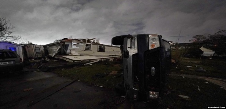 Tornado arrasa Nueva Orleans y sus suburbios, un muerto